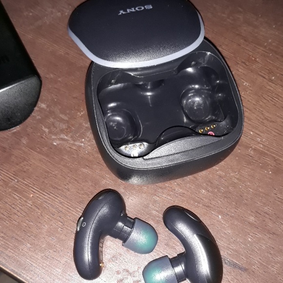 Sony wireless earphones WF-SP700N - Picture 3 of 3